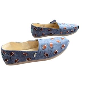 Toms Cloudbound sole football jean slip on shoe size W 7.5 Superbowl slipper